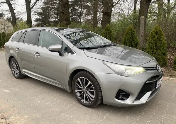 toyota odolanów Toyota Avensis cena 39900 przebieg: 157451, rok produkcji 2015 z Odolanów